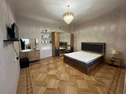 Квартира с 3 спальнями в Чугурети — 1