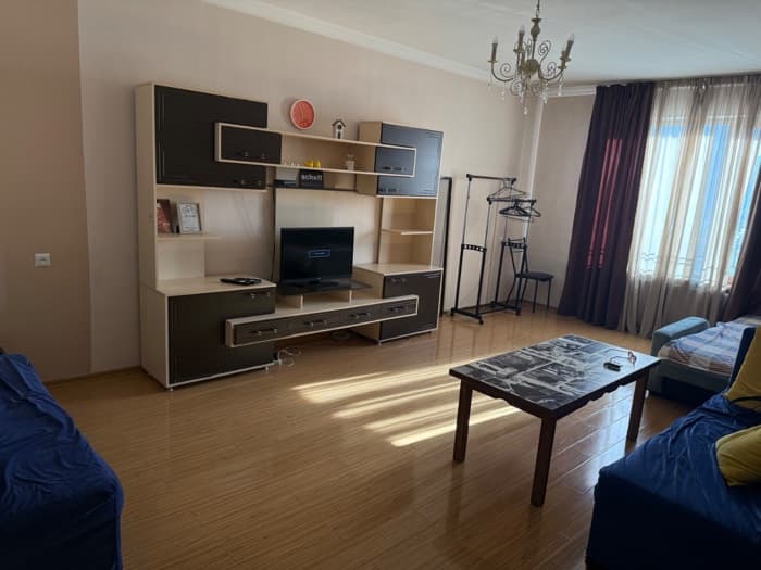 Квартира с 1 спальней в Tbilisi — 1