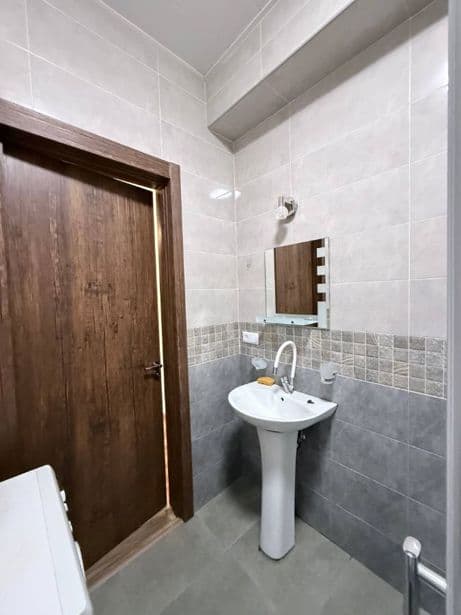 Квартира с 1 спальней в Tbilisi — 11