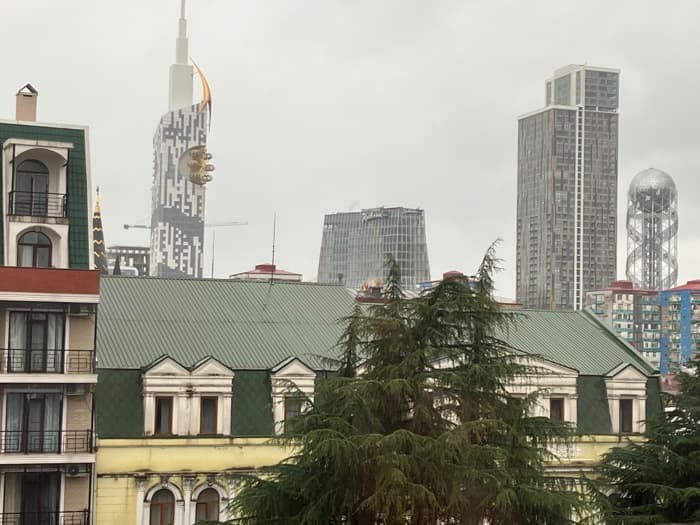 Квартира с 2 спальнями в Батуми — 10
