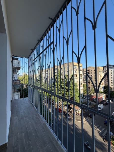 Квартира с 2 спальнями в Tbilisi — 15