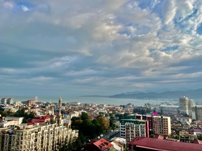 Квартира с 2 спальнями в Батуми — 4