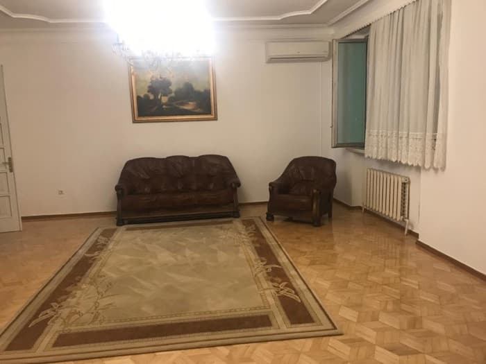Квартира с 3 спальнями в Батуми — 2