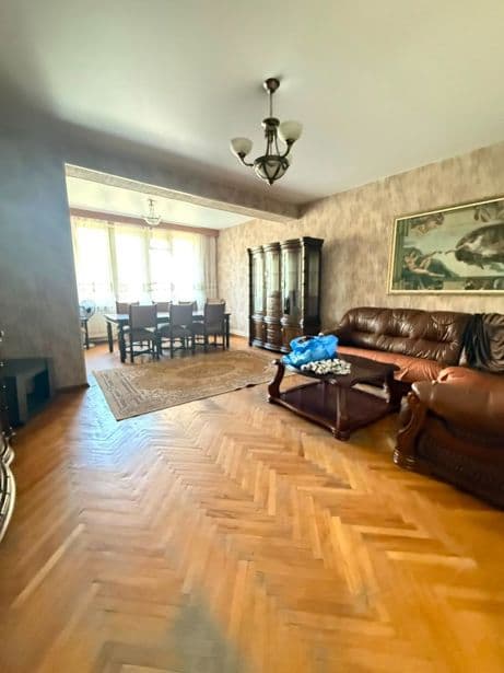 Квартира с 3 спальнями в Tbilisi — 1