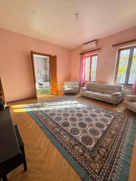 Квартира с 3 спальнями в Tbilisi — 2