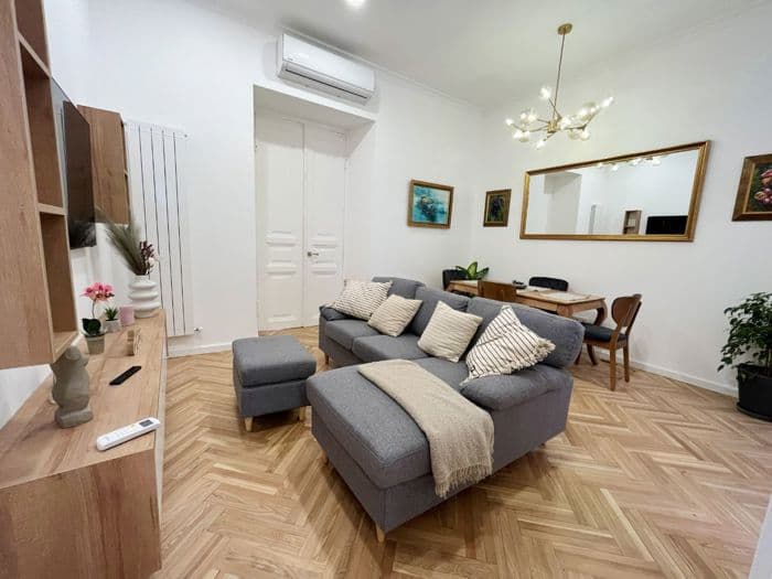 Квартира с 1 спальней в Мтацминда — 1