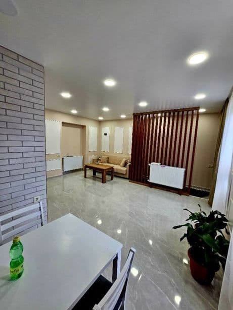 Квартира с 1 спальней в Район Багратиони — 1