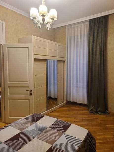 Квартира с 2 спальнями в Чугурети