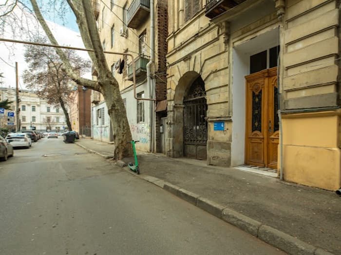 Квартира с 1 спальней в Чугурети — 2