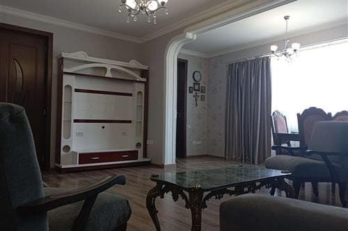 Квартира с 1 спальней в Глдани