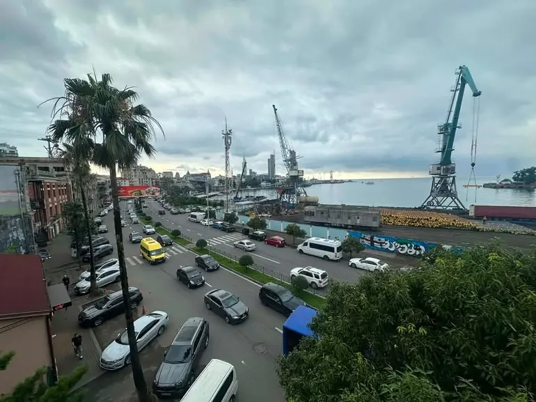 Квартира с 2 спальнями в Старый город (Старый Батуми)