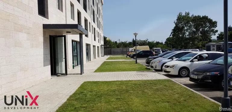 Квартира с 2 спальнями в Глдани
